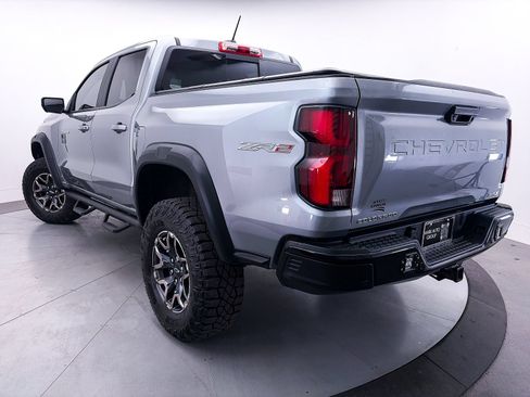 Used 2024 Chevrolet Colorado ZR2 w/ Technology Package AWD/4WD image 2
