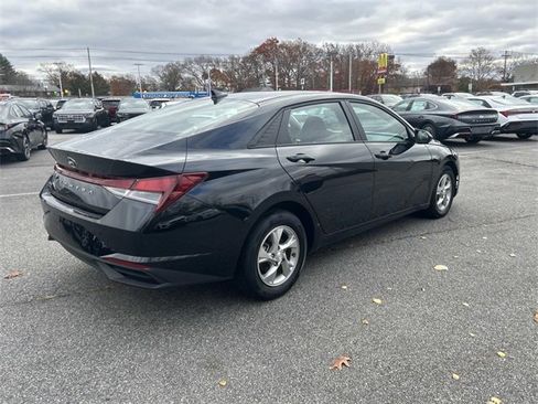 Certified 2023 Hyundai Elantra SE w/ Cargo Package image 3