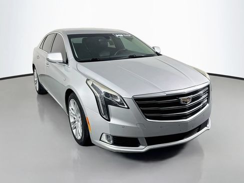 Used 2019 Cadillac XTS Luxury FWD image 3