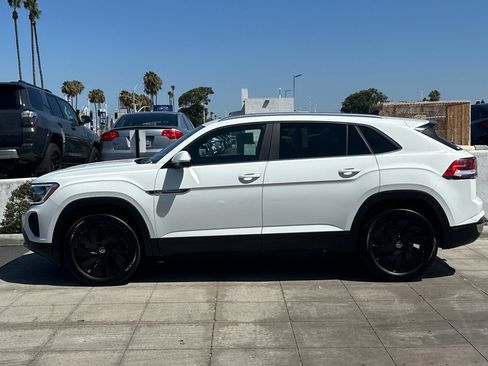 Used 2024 Volkswagen Atlas Cross Sport SE w/ Black Wheel Package FWD image 7