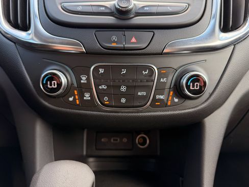 Used 2024 Chevrolet Equinox LT AWD/4WD image 11