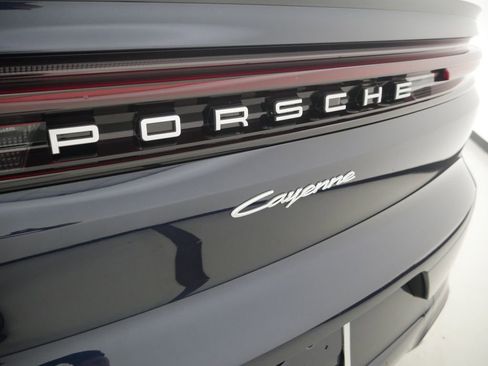 New 2026 Porsche Cayenne Coupe AWD/4WD image 11