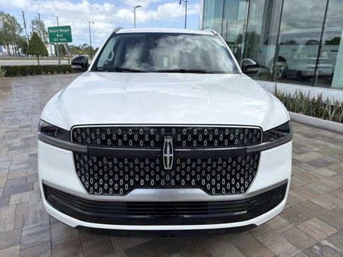 New 2026 Lincoln Navigator Reserve AWD/4WD image 6