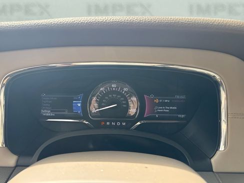 Used 2015 Lincoln Navigator 4WD image 24