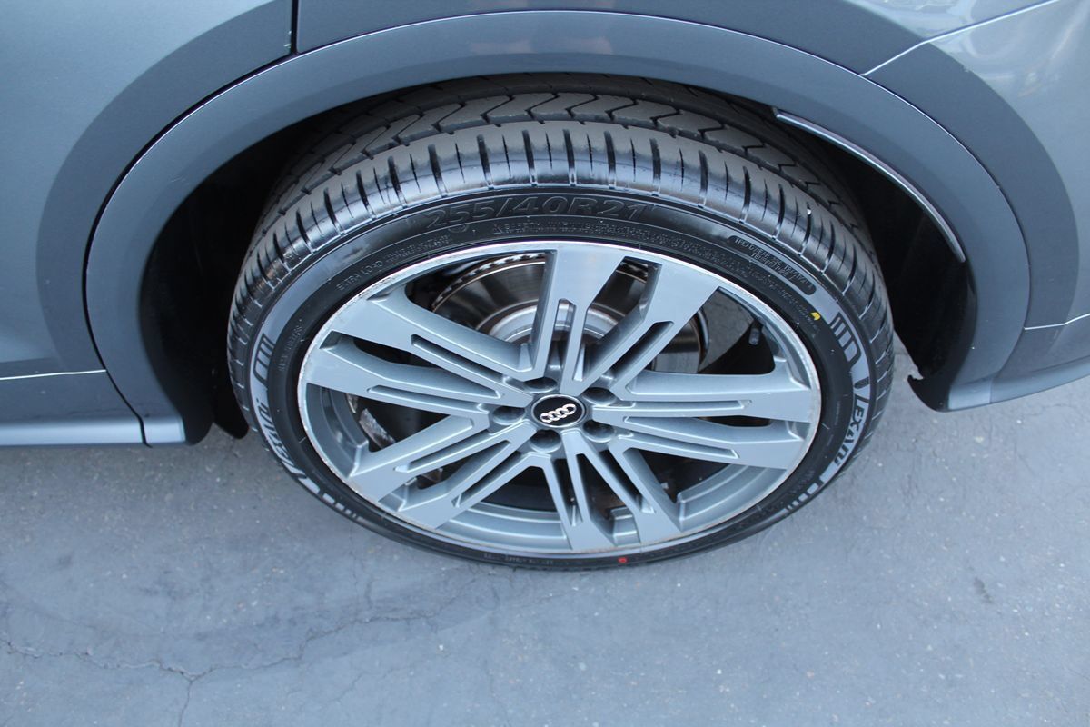 Used 2018 Audi SQ5 Premium Plus AWD/4WD image 14