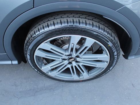 Used 2018 Audi SQ5 Premium Plus AWD/4WD image 14