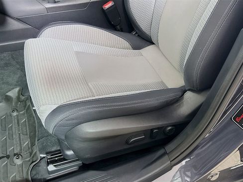 Used 2023 Subaru Outback Premium image 18