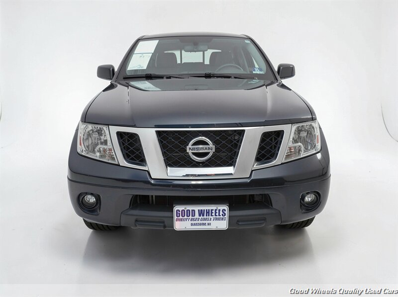 Used 2020 Nissan Frontier SV AWD/4WD image 2