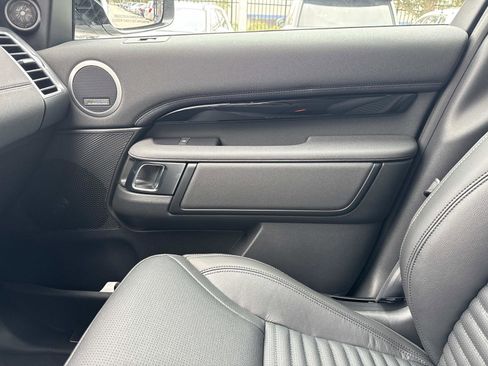 New 2025 Land Rover Discovery S image 24