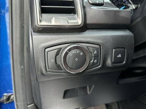 Used 2019 Ford Ranger Lariat w/ Black Appearance Package image 18
