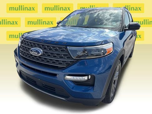 Used 2023 Ford Explorer XLT w/ Equipment Group 202A RWD image 10