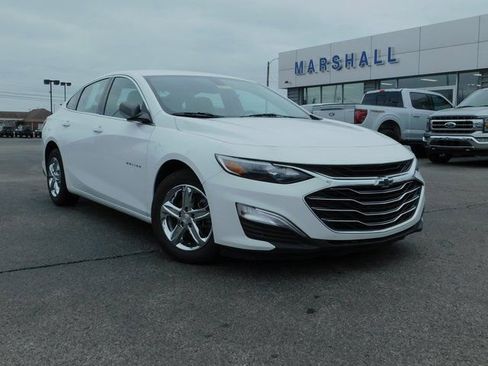 Used 2022 Chevrolet Malibu LS image 2