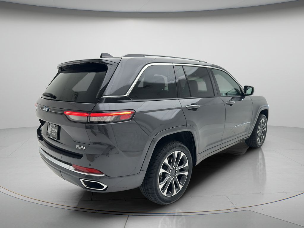 Used 2023 Jeep Grand Cherokee Overland AWD/4WD image 5