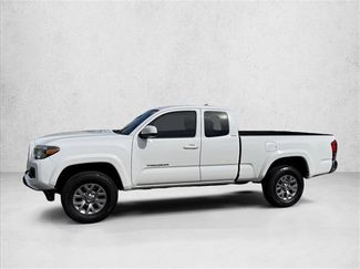 Used 2017 Toyota Tacoma SR5 w/ SR5 Appearance Package (SM) video 4