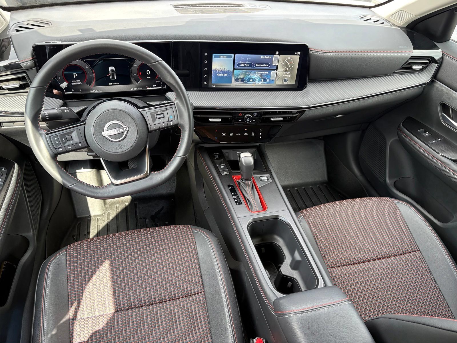 Used 2025 Nissan Kicks SR AWD/4WD image 13