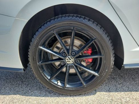 Used 2024 Volkswagen Jetta GLI 40th Anniversary Edition FWD image 5