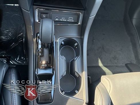 New 2026 Subaru Ascent Limited Bronze image 16