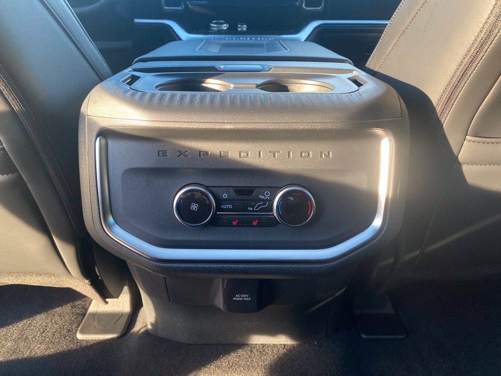 New 2027 Ford Expedition Platinum w/ Stealth Appearance Package AWD/4WD image 34