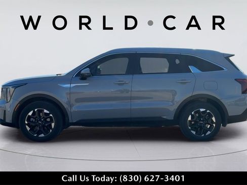 Certified 2025 Kia Sorento S image 5