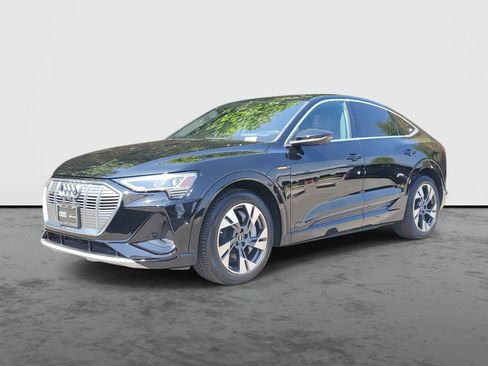Used 2022 Audi e-tron Prestige w/ Prestige Package AWD/4WD image 2