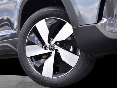 New 2025 Volkswagen Taos S