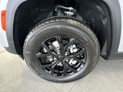 New 2025 Jeep Grand Cherokee Altitude RWD image 3