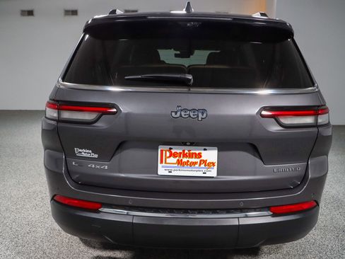 Used 2023 Jeep Grand Cherokee L Limited w/ Luxury Tech Group II image 8