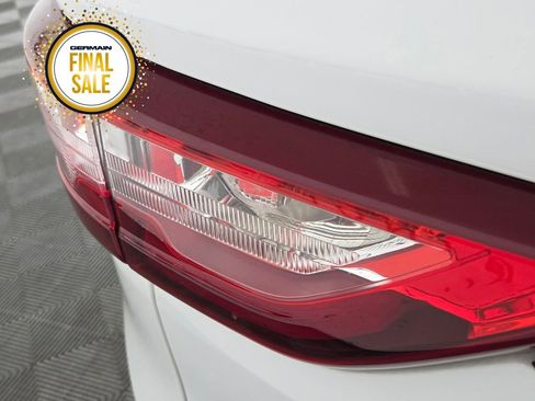 Used 2020 Chevrolet Traverse LT image 13