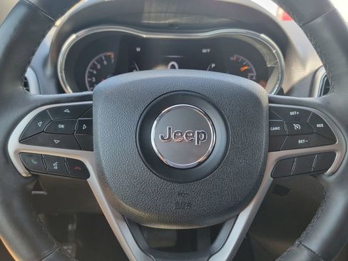 Used 2018 Jeep Grand Cherokee Altitude RWD image 33