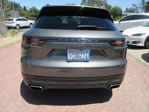 Used 2023 Porsche Cayenne AWD/4WD image 78
