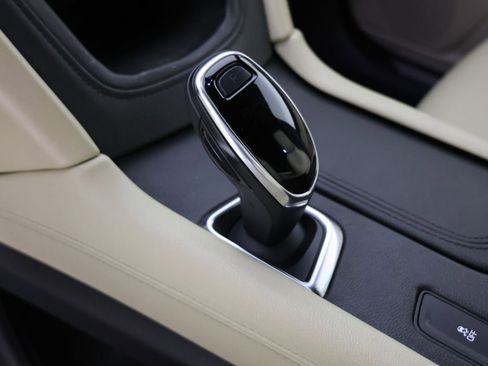 Used 2018 Cadillac XT5 FWD image 6