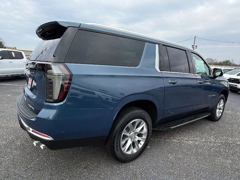 New 2026 Chevrolet Suburban Premier w/ Sun And Tow Package image 5