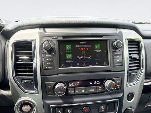 Used 2019 Nissan Titan SV w/ SV Convenience Package AWD/4WD image 19