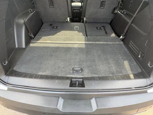 Used 2018 Chevrolet Traverse LT w/ LPO, Floor Liner Package AWD/4WD image 11
