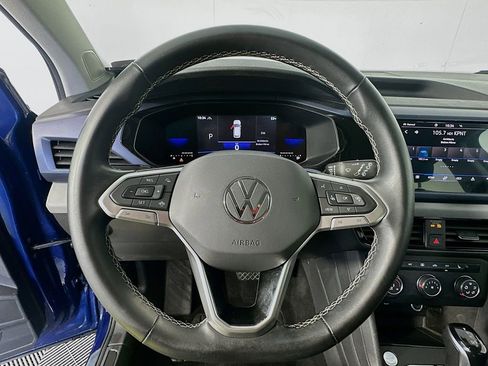 Used 2022 Volkswagen Taos SE FWD image 11