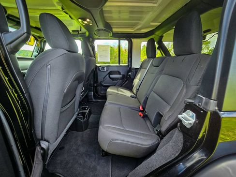 Used 2023 Jeep Wrangler Unlimited Sport AWD/4WD image 30