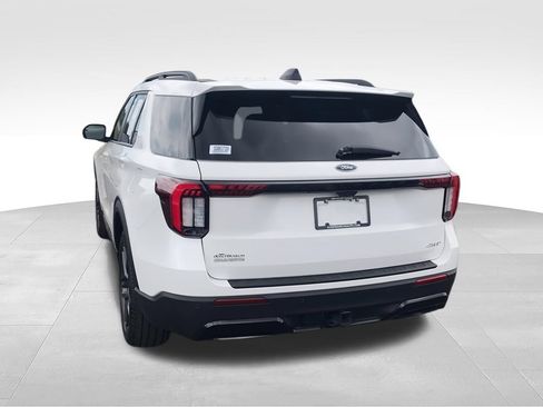Used 2025 Ford Explorer ST-Line w/ ST-Line Street Pack AWD/4WD image 7
