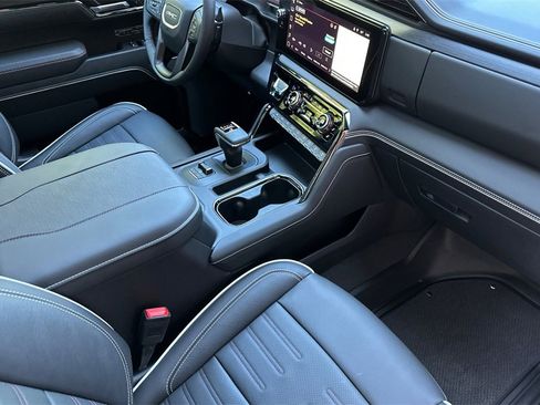 Used 2024 GMC Sierra 1500 AT4X image 16