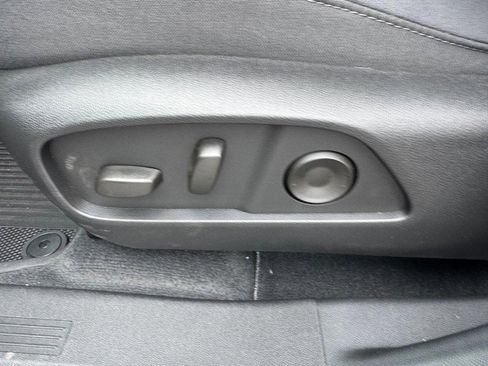 New 2026 Chevrolet Equinox LT w/ Convenience Package II image 11