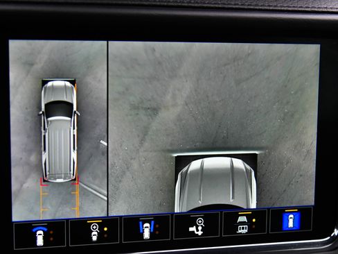 Used 2023 GMC Yukon XL Denali image 25