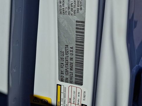 New 2026 Jeep Gladiator Sport image 16