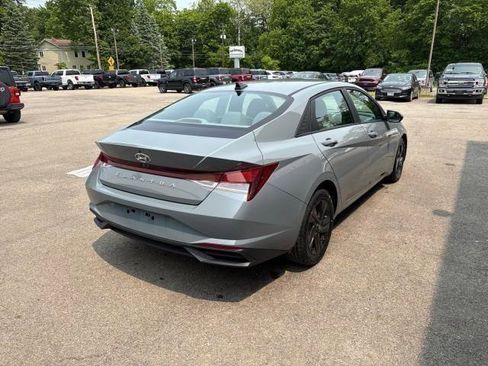 Used 2021 Hyundai Elantra SEL image 6