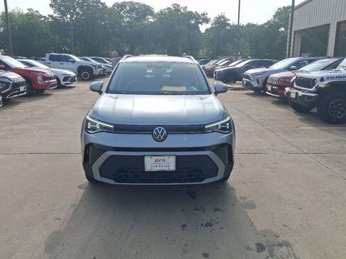 Used 2025 Volkswagen Taos SE AWD/4WD image 5