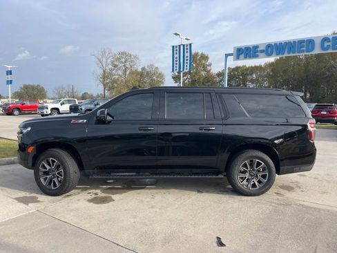 Used 2023 Chevrolet Suburban Z71 w/ Luxury Package image 4