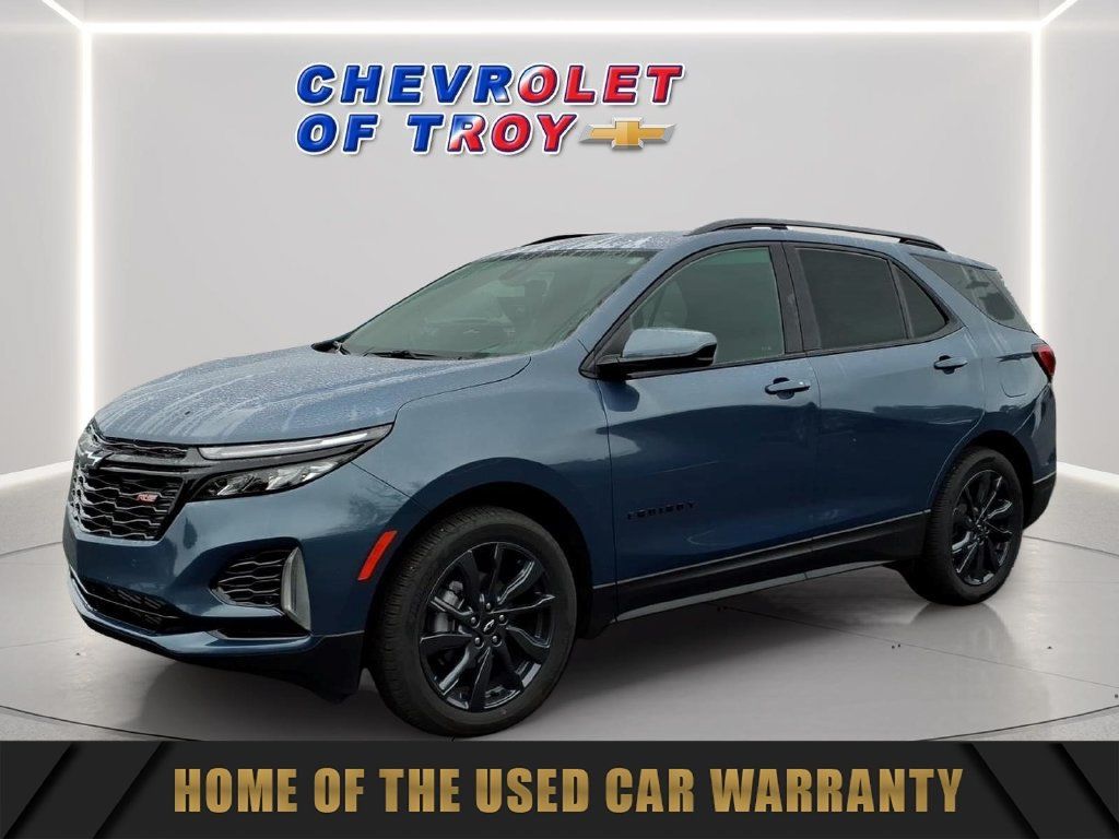 Used 2024 Chevrolet Equinox RS w/ LPO, Floor Liner Package FWD image 4