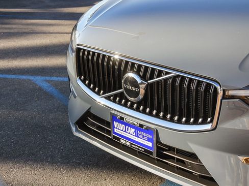 Used 2023 Volvo XC60 B5 Core w/ Climate Package image 13