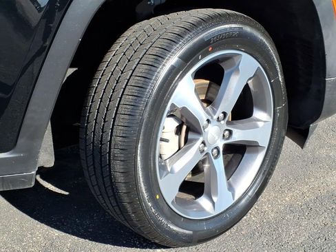 Used 2023 Jeep Grand Cherokee Limited w/ Luxury Tech Group II image 7