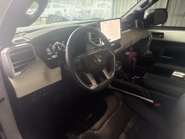 Used 2025 Toyota Sequoia Capstone AWD/4WD image 43