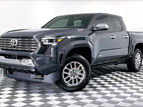 Used 2025 Toyota Tacoma Limited AWD/4WD image 2