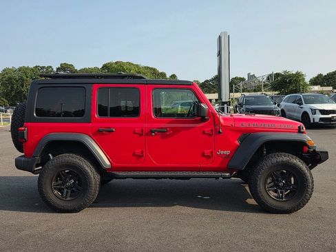 Used 2018 Jeep Wrangler Unlimited Sport S AWD/4WD image 3